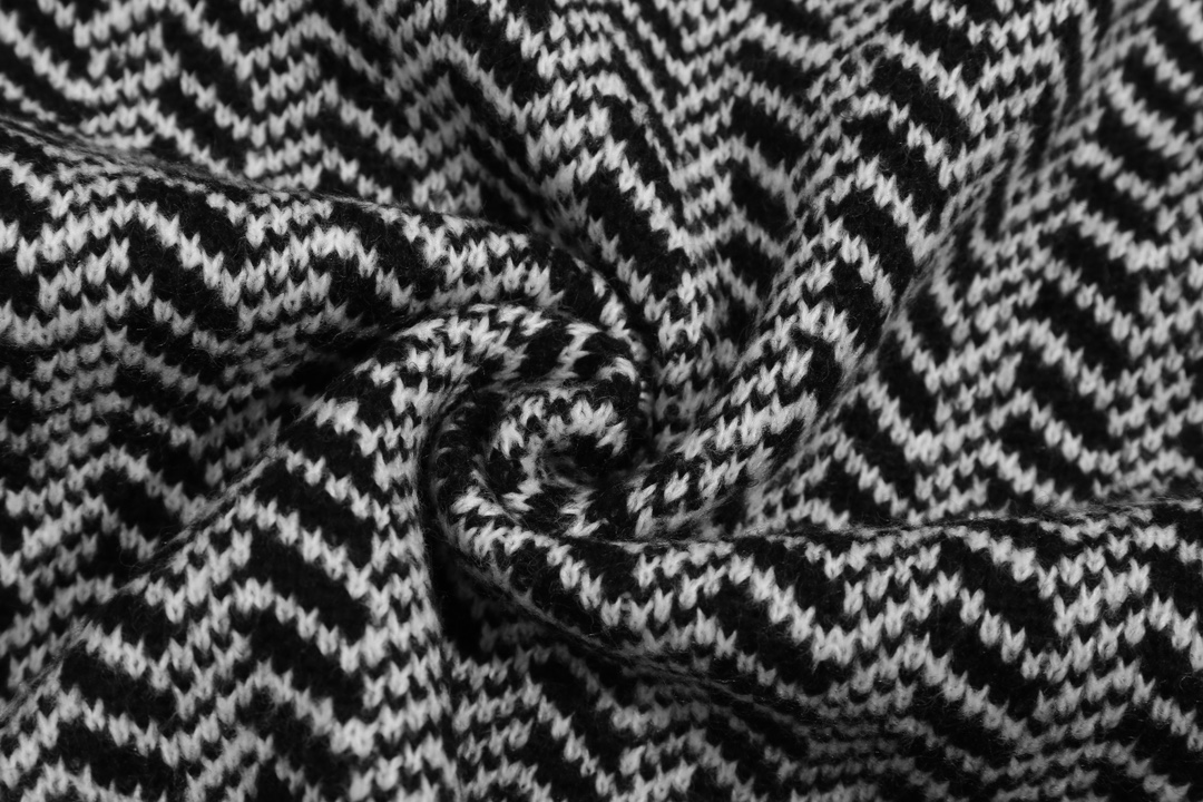 【PRADA   公式旗艦店】プラダ  セーター好評に付き再入荷！ 241031