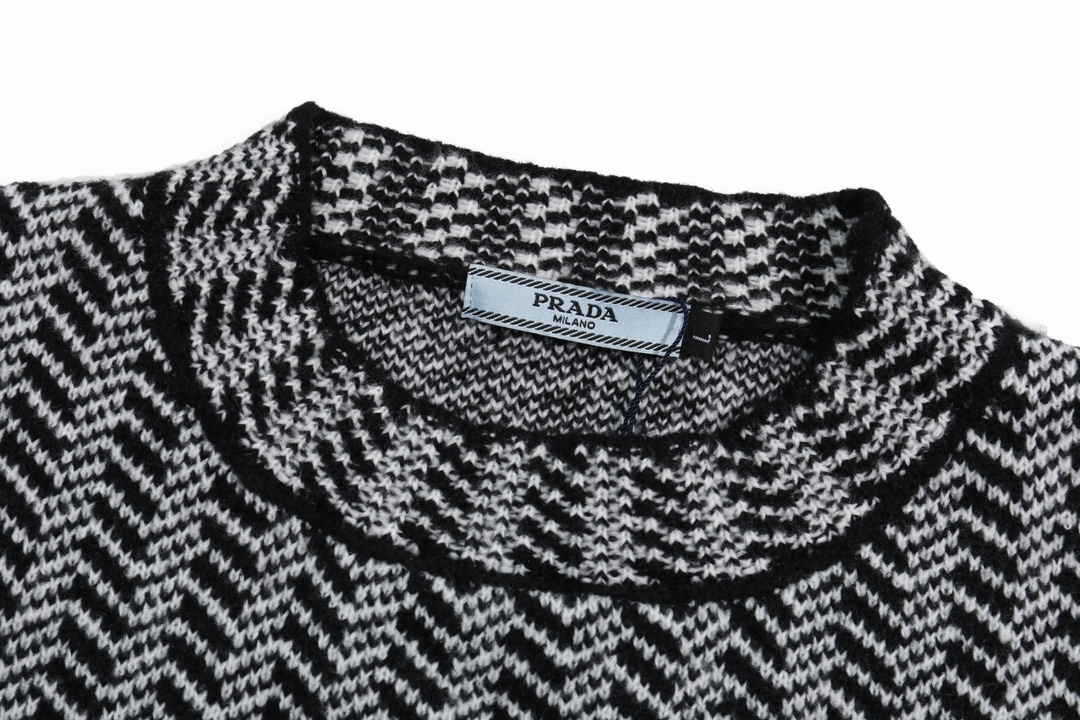 【PRADA   公式旗艦店】プラダ  セーター好評に付き再入荷！ 241031