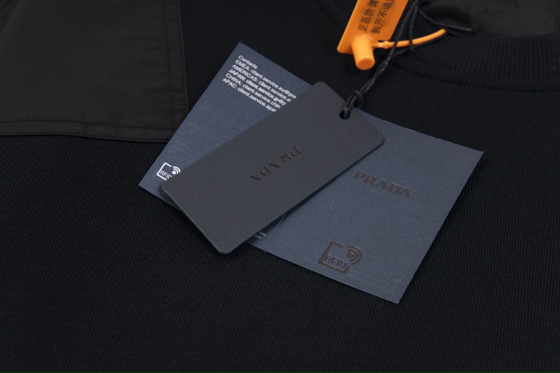 【PRADA 公式旗艦店】プラダ  丸首の衛衣  スウェットご好評に付き再入荷    241113