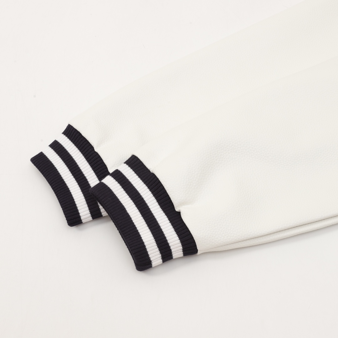 LV【LOUIS VUITTON  公式旗艦店】ルイヴィトン   ジャケット着ご好評に付き再入荷！241024