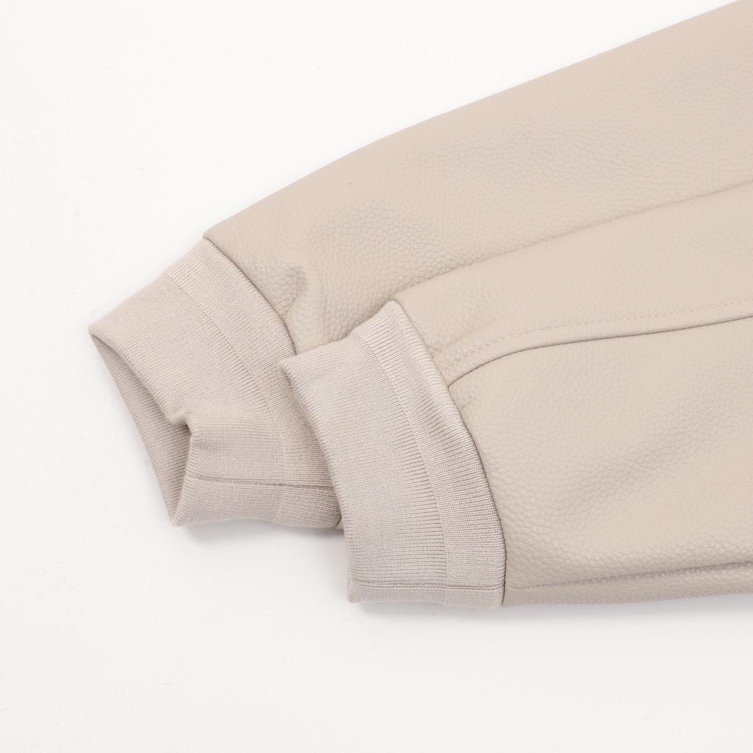 【BALENCIAGA  公式旗艦店】バレンシアガ   ジャケット着 好評に付き再入荷！241119