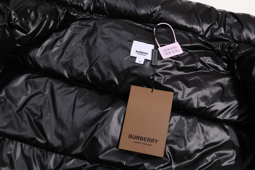 【BURBERRY  公式旗艦店】バーバリー   ダウンジャケット ご好評に付き再入荷！241102