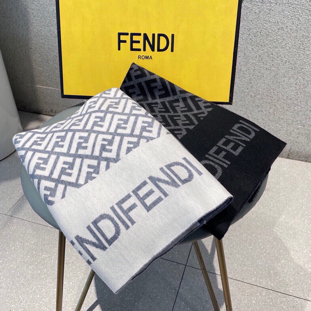 【FENDI  フェンディ】スカーフ180*32CM   241109