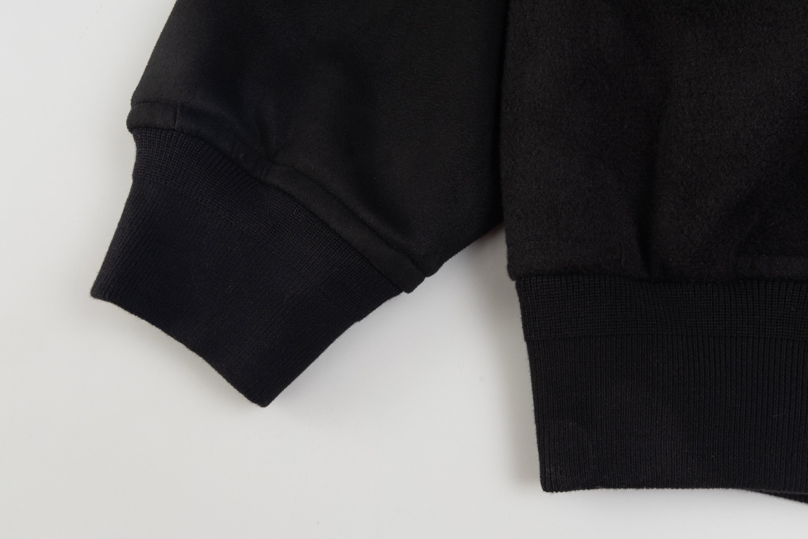 【DIOR  公式旗艦店】ディオール  ジャケット着 ご好評に付き再入荷！241023