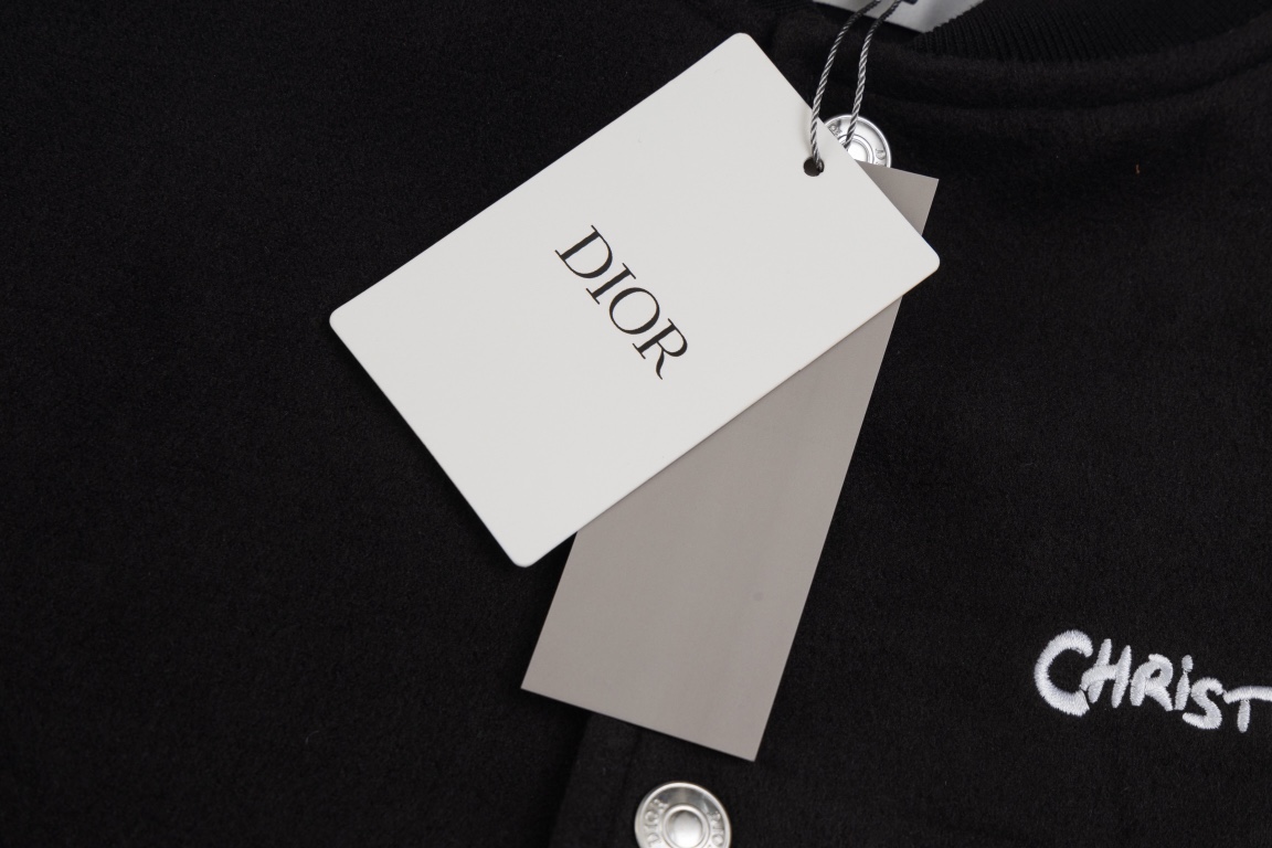 【DIOR  公式旗艦店】ディオール  ジャケット着 ご好評に付き再入荷！241023