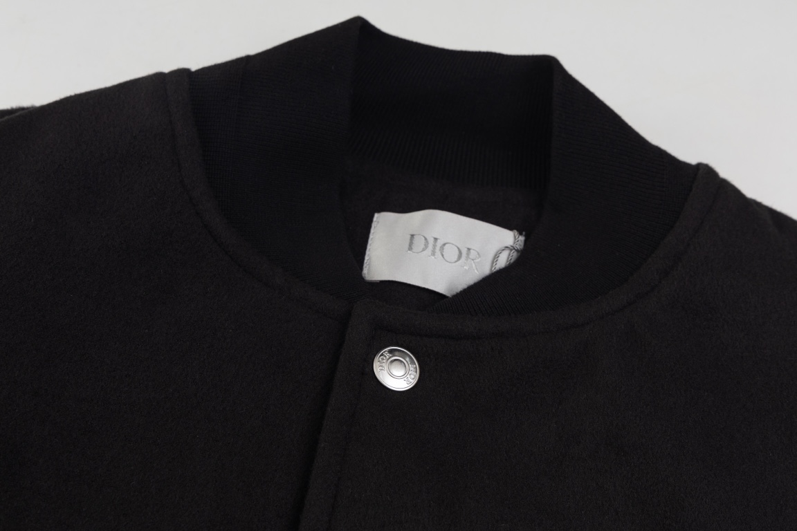 【DIOR  公式旗艦店】ディオール  ジャケット着 ご好評に付き再入荷！241023