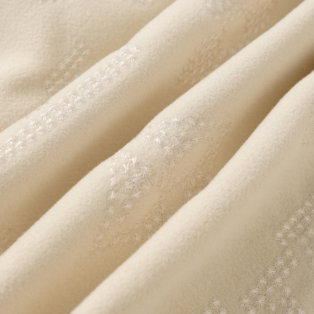 LV【LOUIS VUITTON  公式旗艦店】ルイヴィトン  ジャケット着 好評に付き再入荷！241028