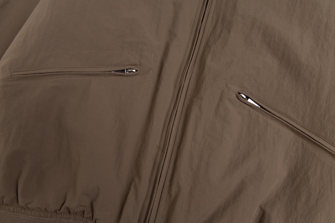 【DIOR  公式旗艦店】ディオール  ジャケット着 ご好評に付き再入荷！241021