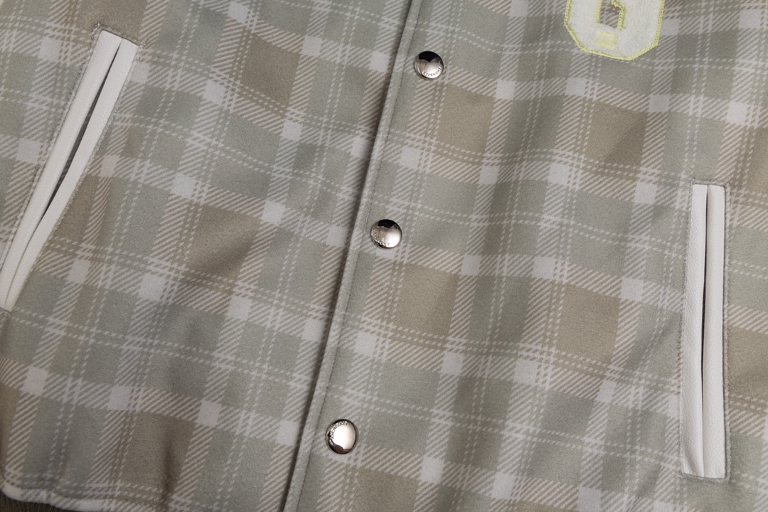 【GIVENCHY 公式旗艦店】ジバンシー 野球着  ジャケット着 ご好評に付き再入荷！241021