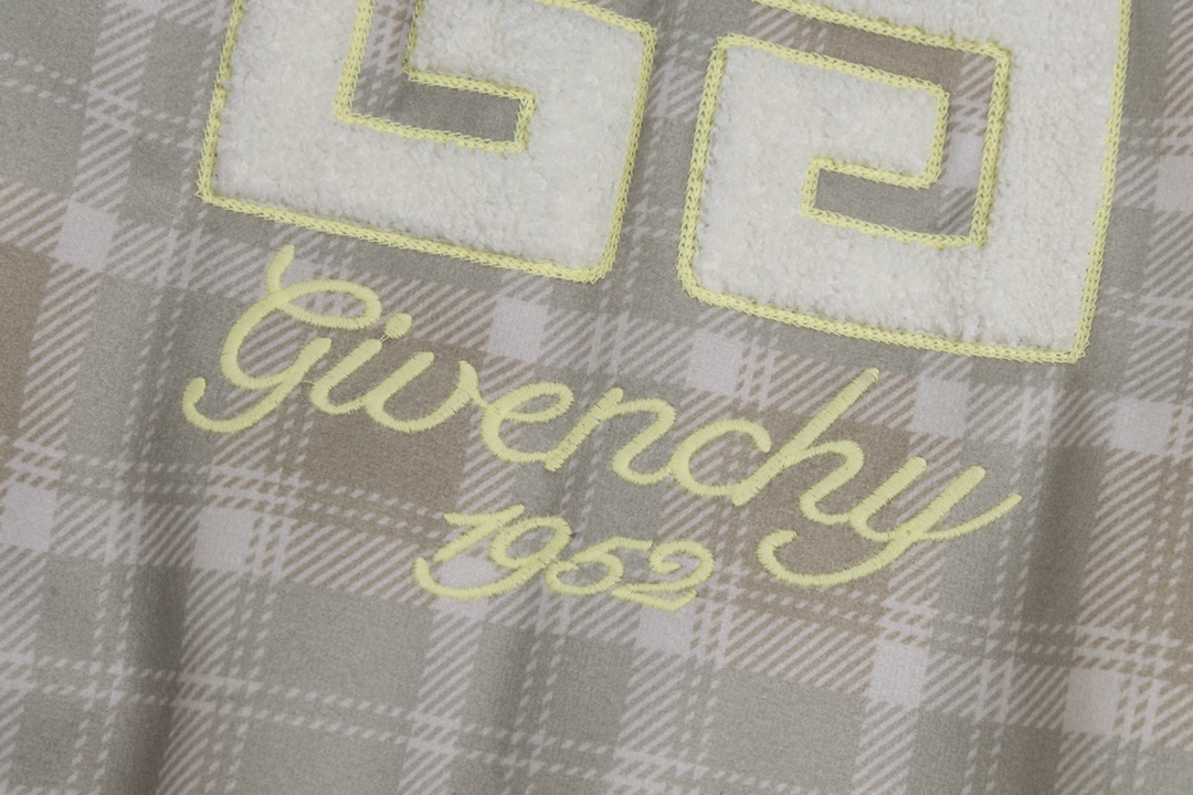 【GIVENCHY 公式旗艦店】ジバンシー 野球着  ジャケット着 ご好評に付き再入荷！241021