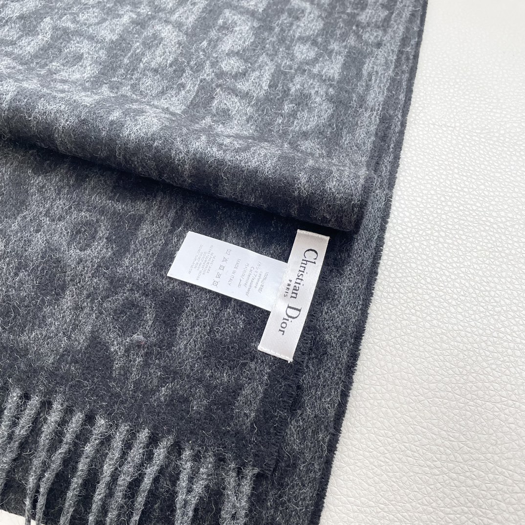 【DIOR  ディオール 】スカーフ 32*180 cm  241108