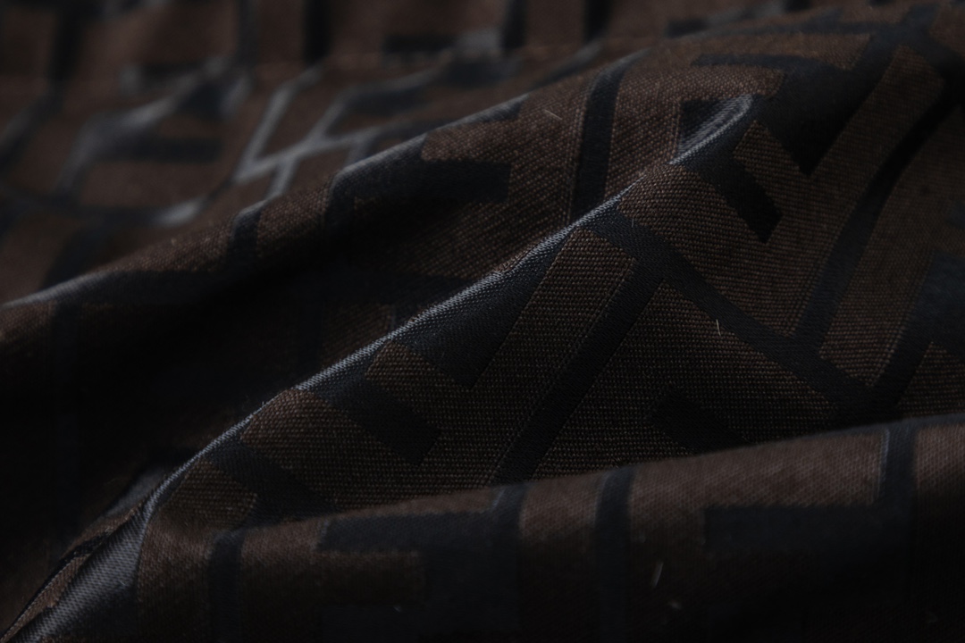 FENDI（フェンディ） ダウンジャケット  241112