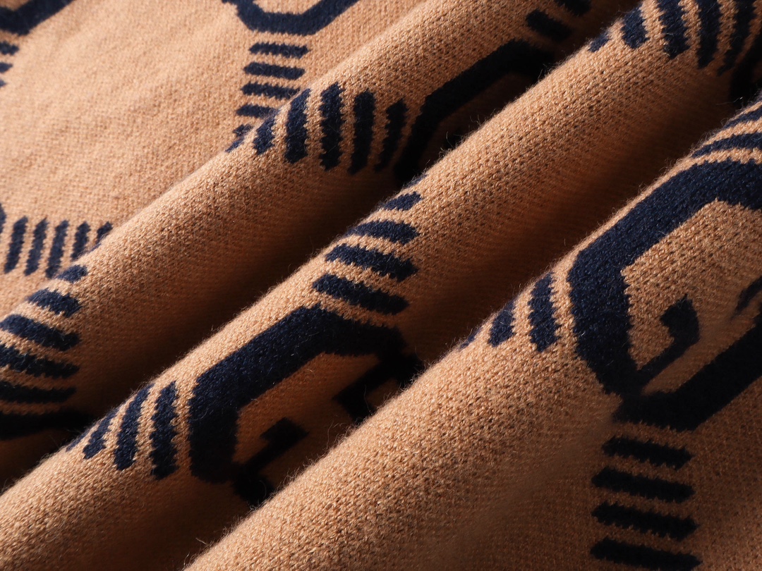 【GUCCI  公式旗艦店】グッチ  セーター好評に付き再入荷！ 241029