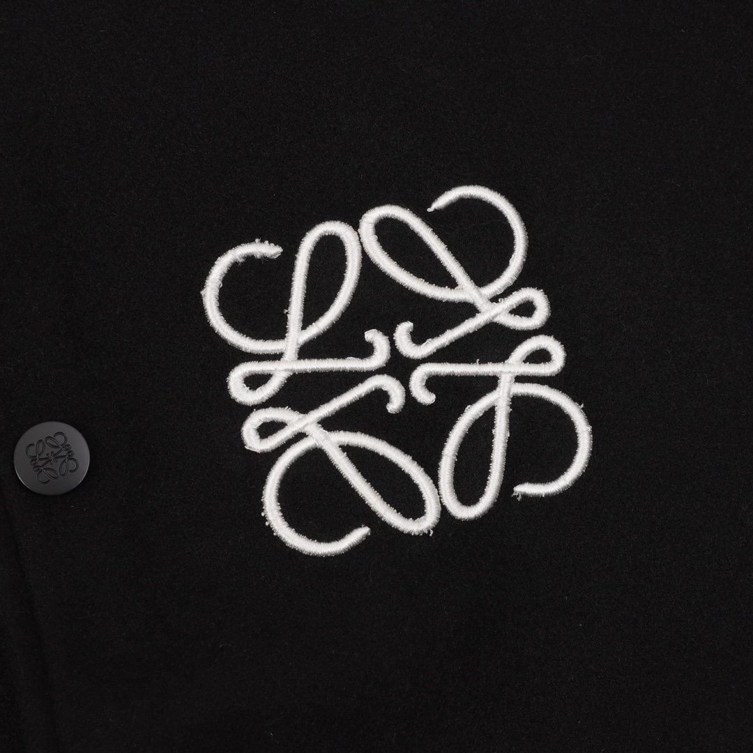 【LOEWE  公式旗艦店】ロエベ  ジャケット着 ご好評に付き再入荷！241021