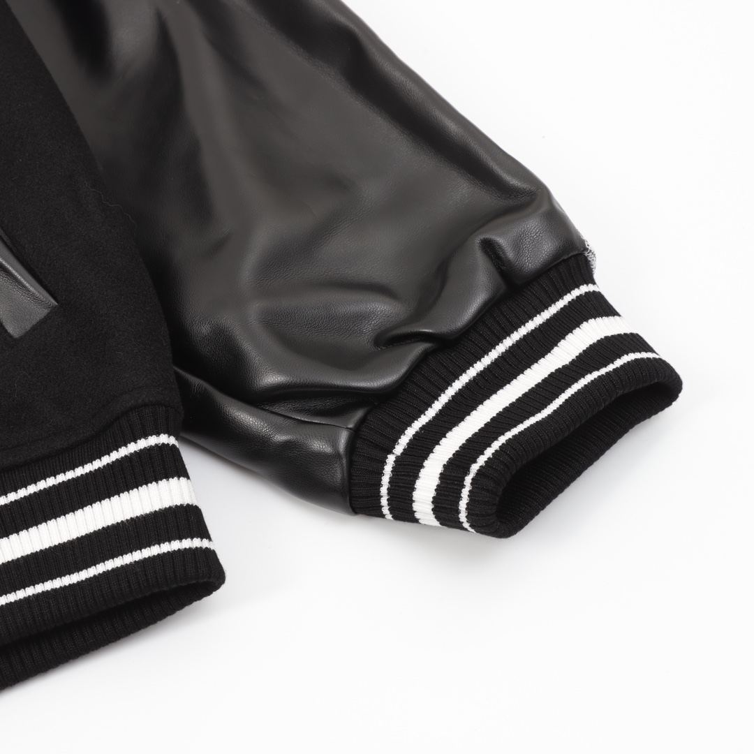 【LOEWE  公式旗艦店】ロエベ  ジャケット着 ご好評に付き再入荷！241021