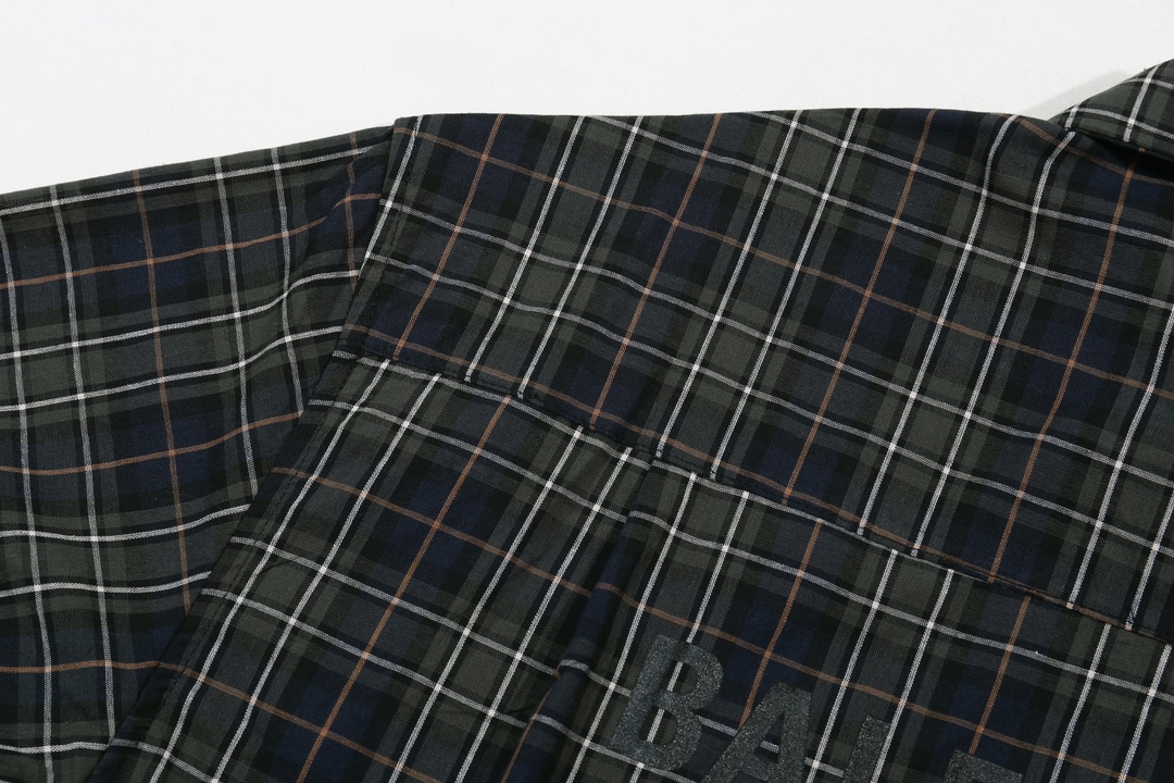 【BALENCIAGA 公式旗艦店】バレンシアガ  シャツ ご好評に付き再入荷 240802