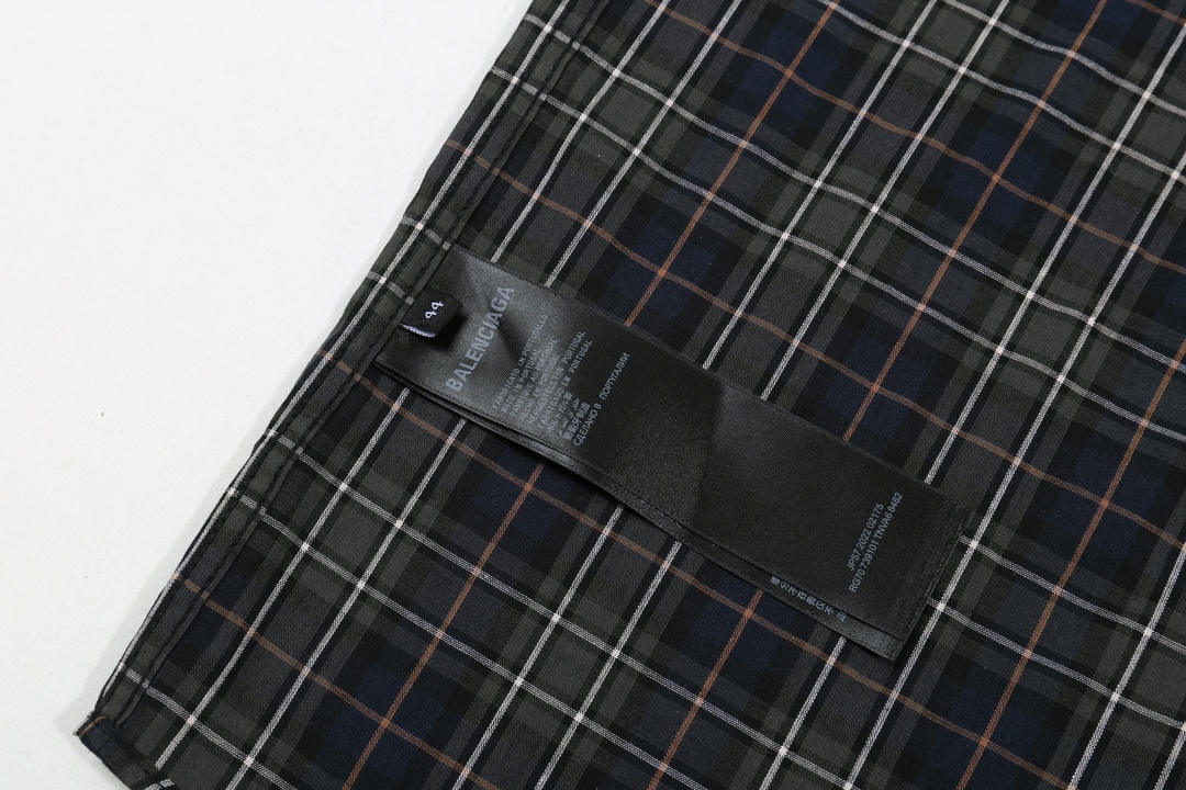 【BALENCIAGA 公式旗艦店】バレンシアガ  シャツ ご好評に付き再入荷 240802