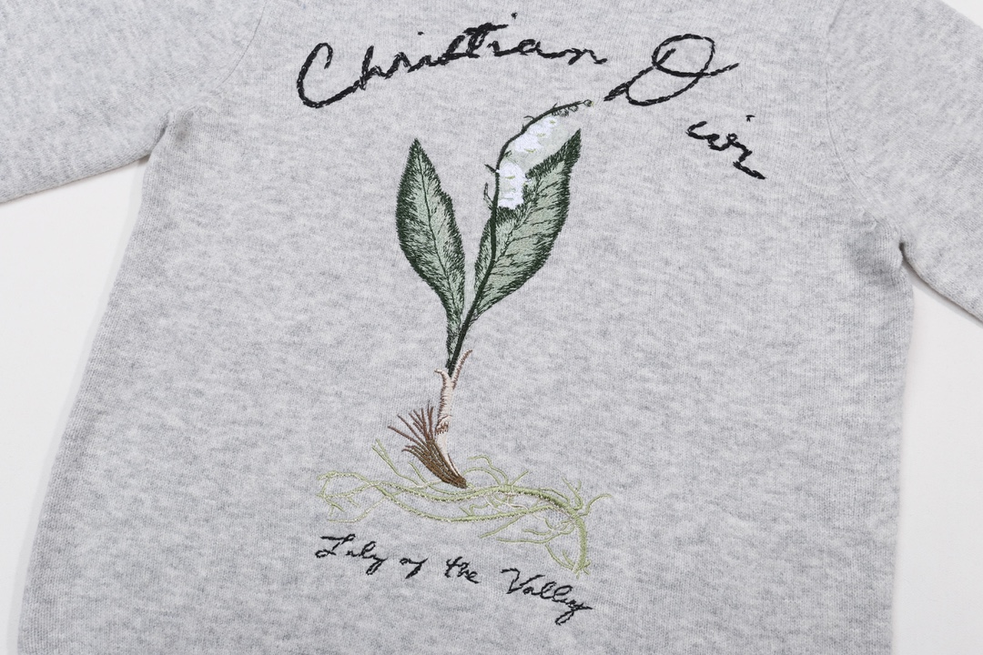 【DIOR 公式旗艦店】ディオール  セーター好評に付き再入荷！ 241031