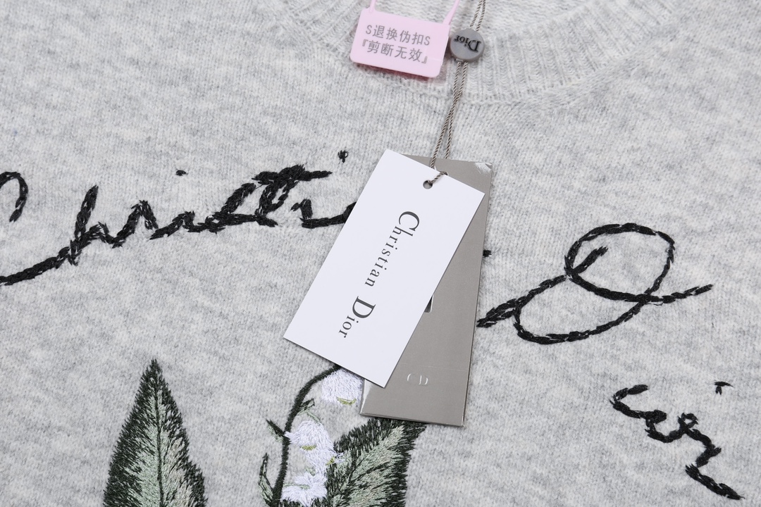 【DIOR 公式旗艦店】ディオール  セーター好評に付き再入荷！ 241031