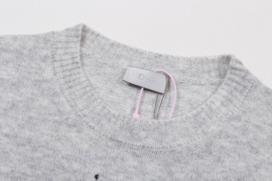 【DIOR 公式旗艦店】ディオール  セーター好評に付き再入荷！ 241031
