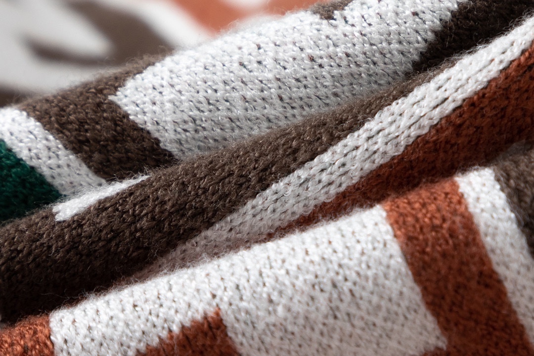 【FENDI   公式旗艦店】フェンディ セーター好評に付き再入荷！ 241101