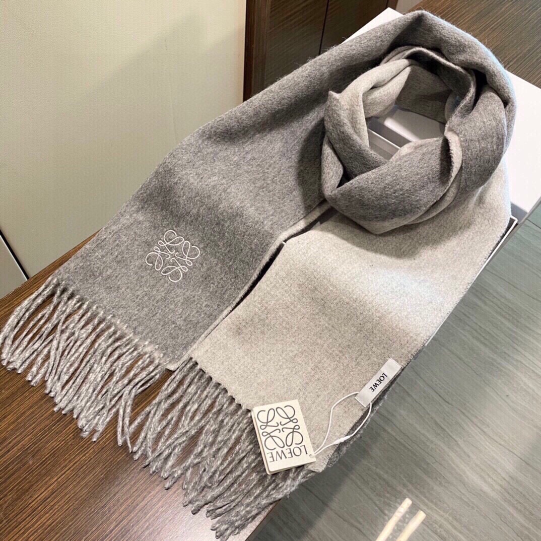 【LOEWE ロエベ】スカーフ32*180CM   241109