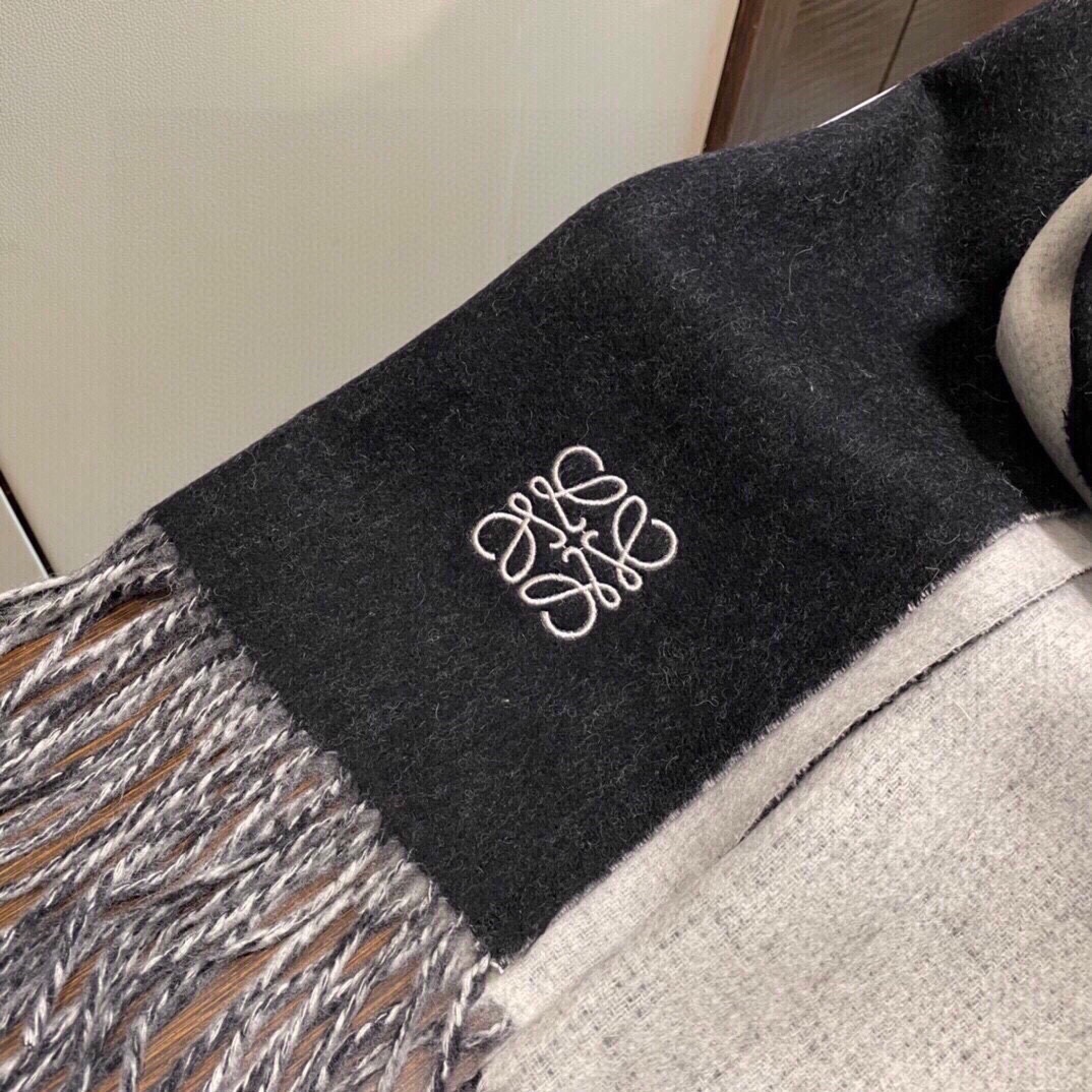 【LOEWE ロエベ】スカーフ32*180CM   241109