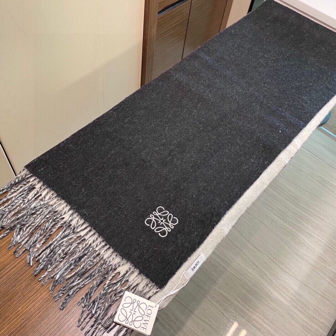 【LOEWE ロエベ】スカーフ32*180CM   241109