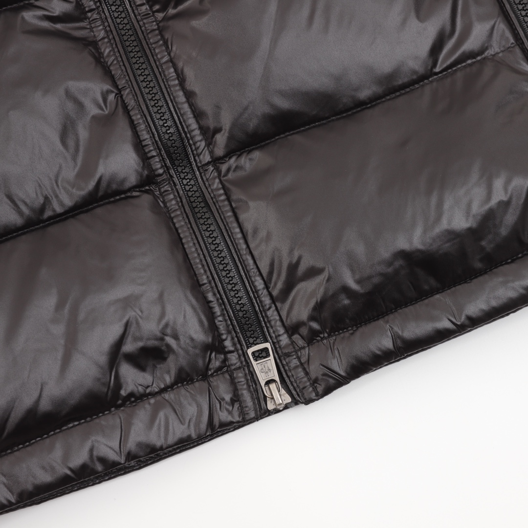 【MONCLER 公式旗艦店】モンクレール  ダウンジャケット好評に付き再入荷！ 241026