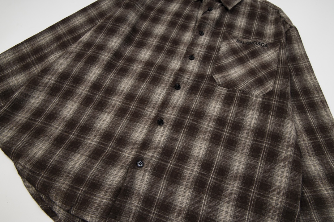【BALENCIAGA 公式旗艦店】バレンシアガ  シャツ ご好評に付き再入荷241119