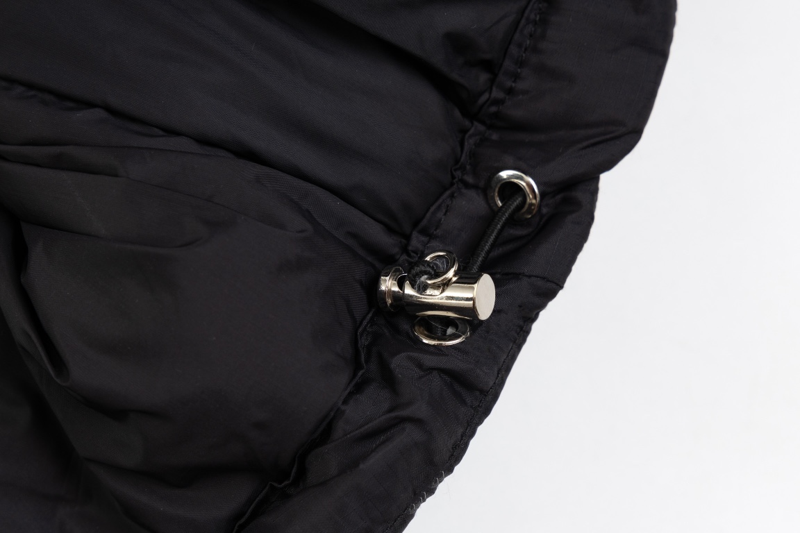 【LOUIS VUITTON  公式旗艦店】ルイヴィトン ダウンジャケット好評に付き再入荷！241112