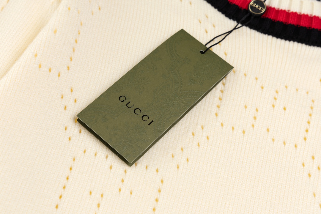 【GUCCI  公式旗艦店】グッチ  セーター好評に付き再入荷！ 241029