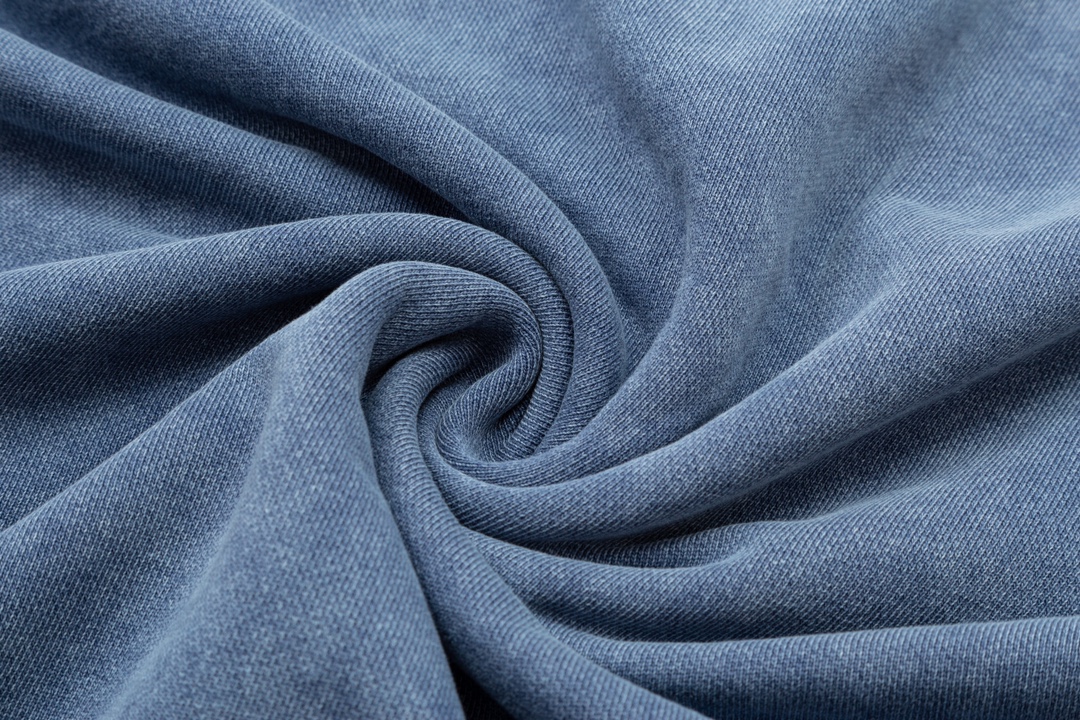 【BURBERRY   公式旗艦店】バーバリー   丸首の衛衣 スウェットご好評に付き再入荷 241025