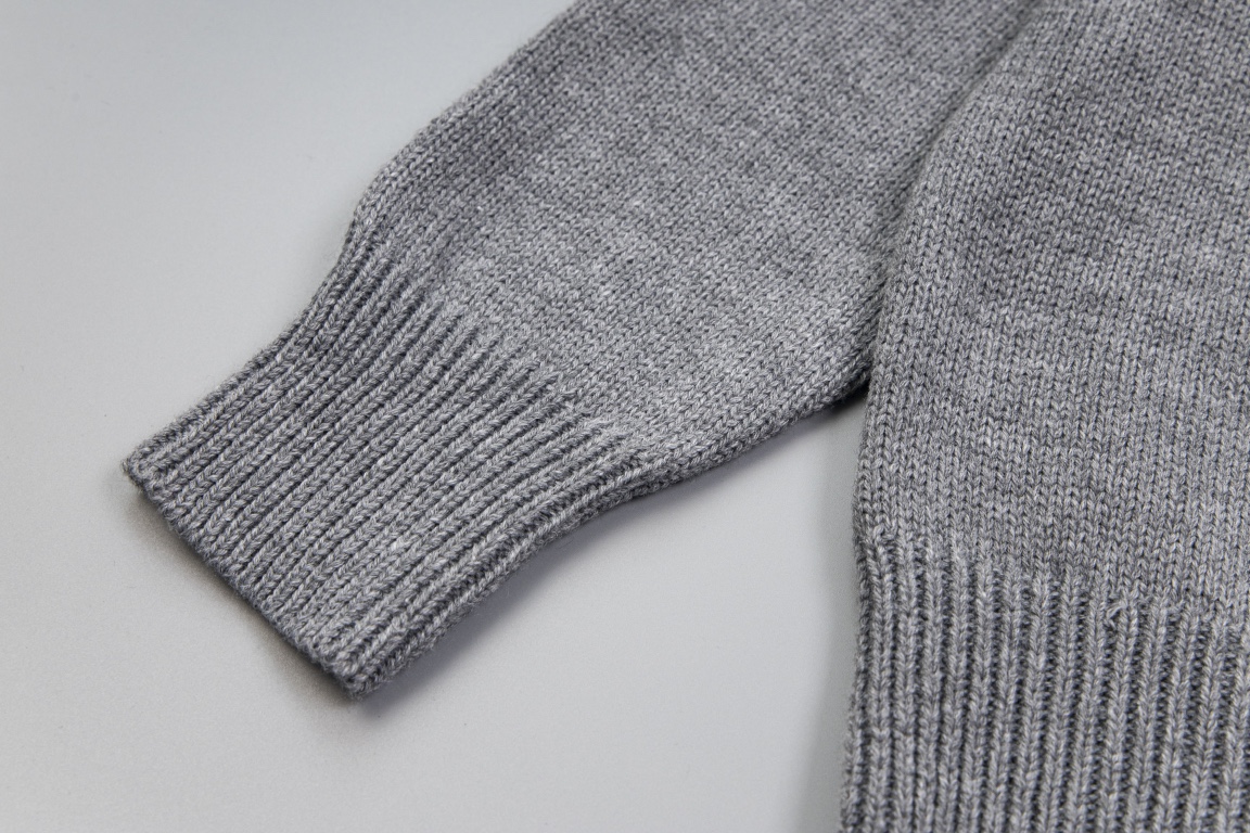 【CELINE 公式旗艦店】セリーヌ  セーター好評に付き再入荷！ 241030