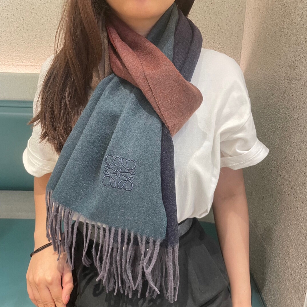 【LOEWE ロエベ】スカーフ32*180CM   241109