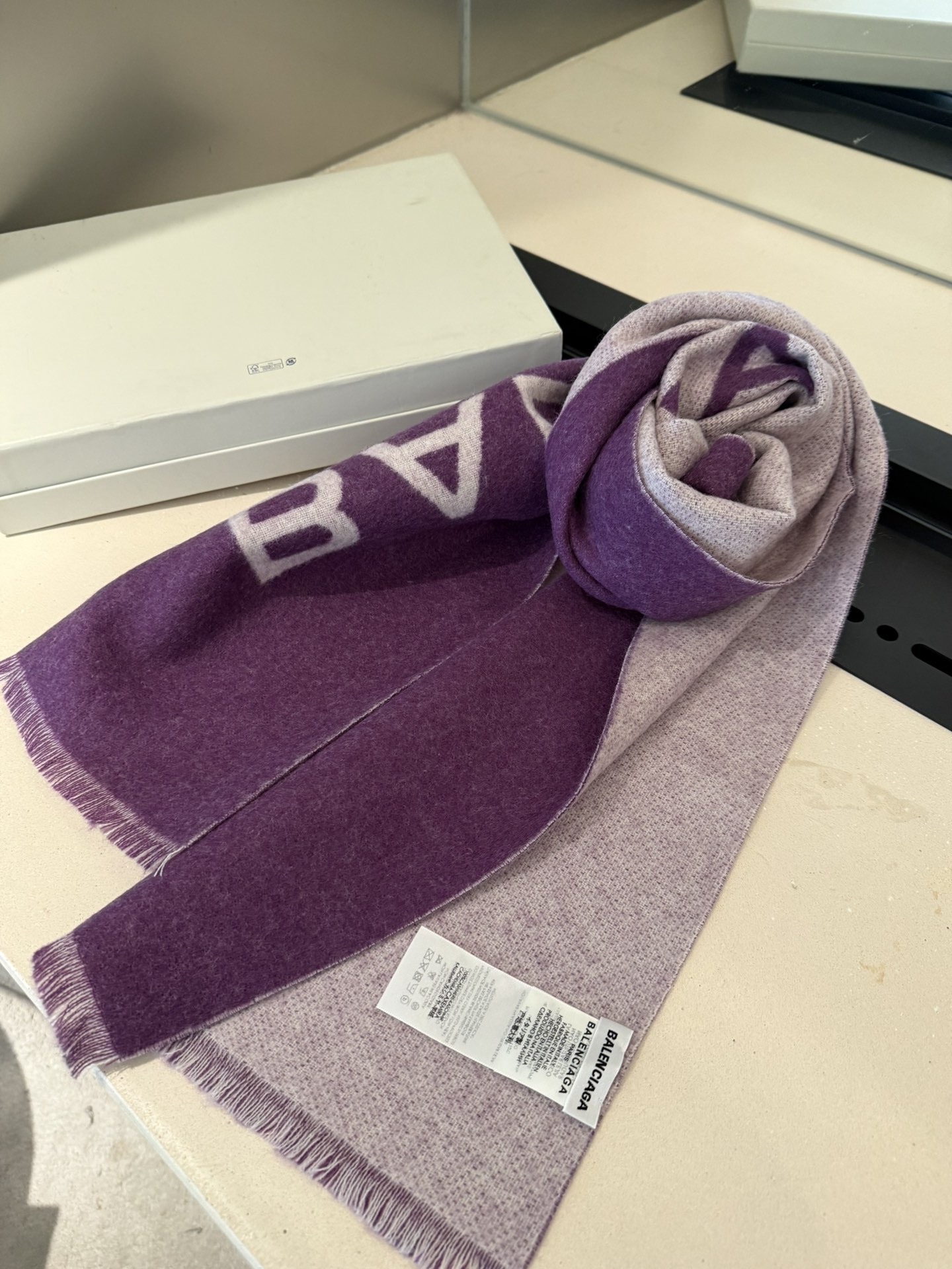 【BALENCIAGA   バレンシアガ】スカーフ34*200CM  241109