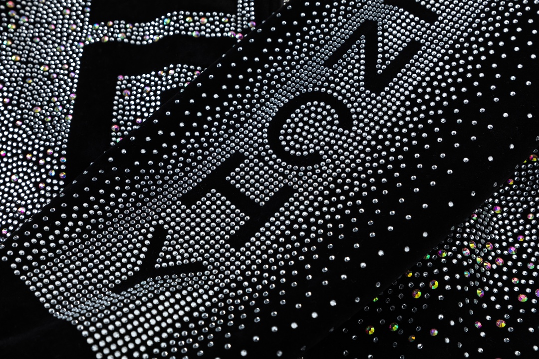 【GIVENCHY  公式旗艦店】ジバンシー   ジャケット着 好評に付き再入荷！241028