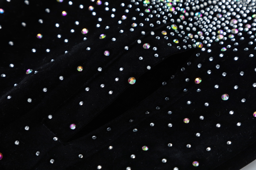 【GIVENCHY  公式旗艦店】ジバンシー   ジャケット着 好評に付き再入荷！241028