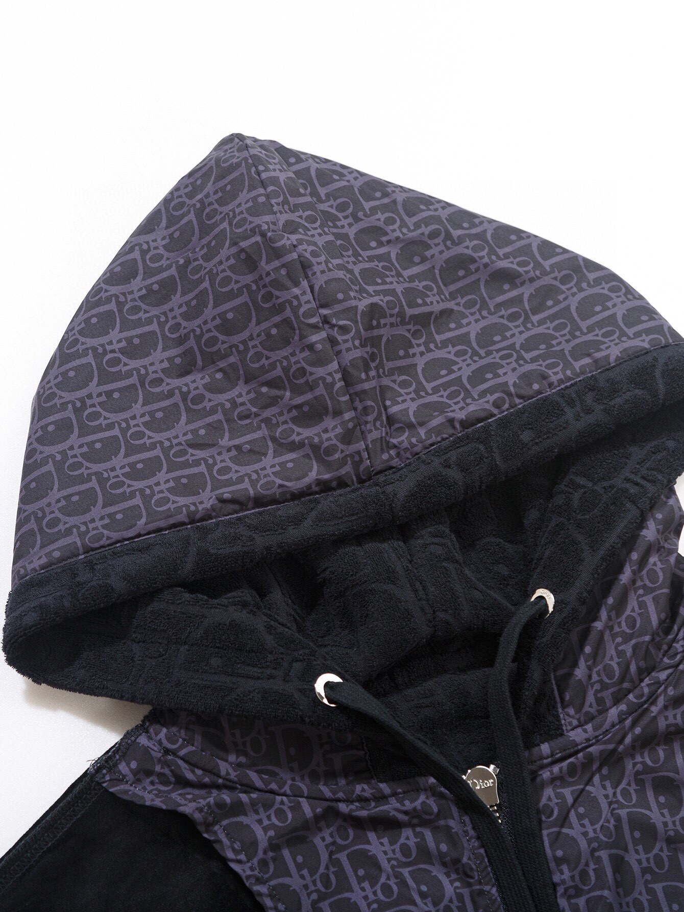 【DIOR   公式旗艦店】パーカー  コート ディオール  好評に付き再入荷！ 241031