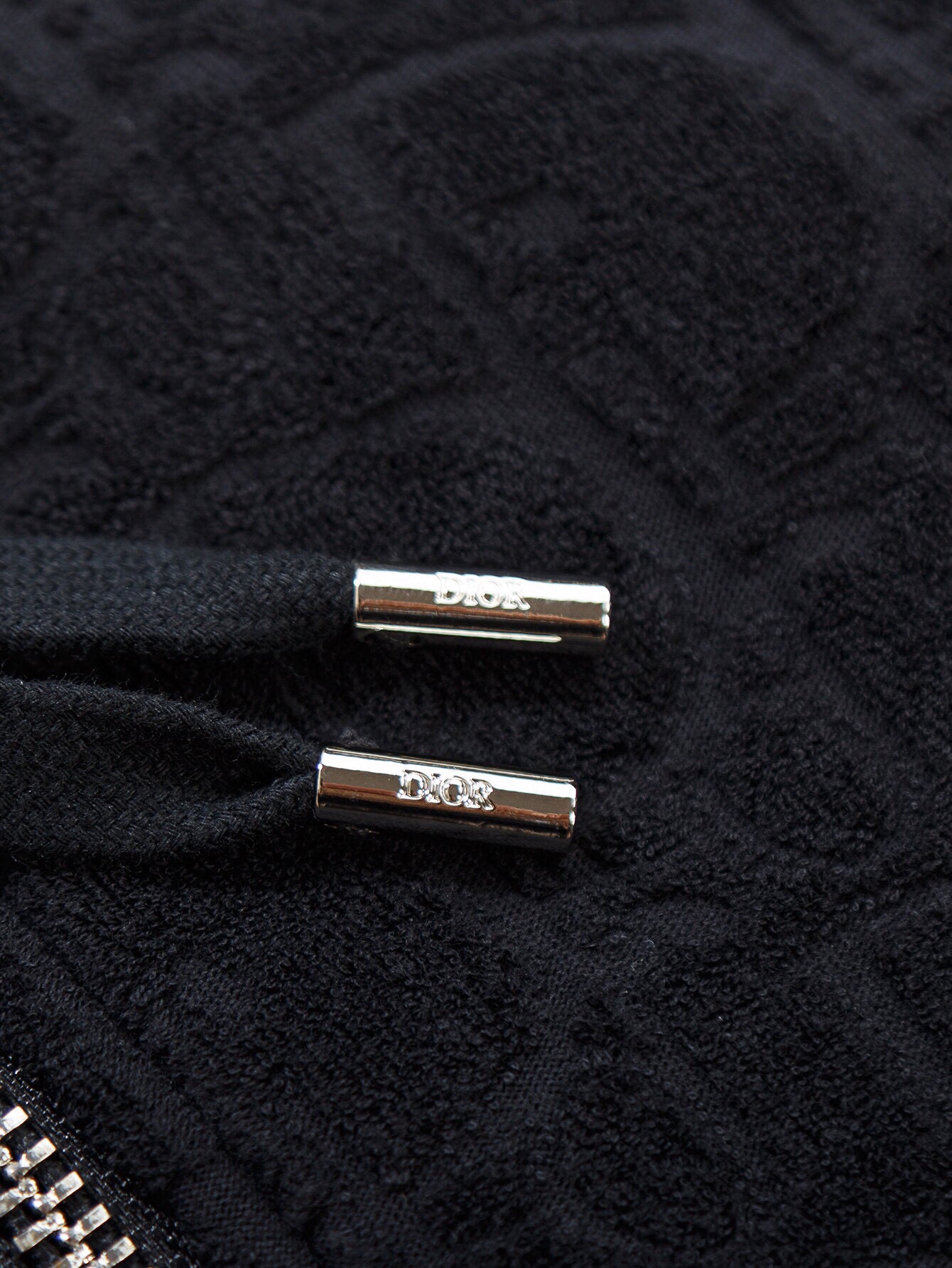 【DIOR   公式旗艦店】パーカー  コート ディオール  好評に付き再入荷！ 241031