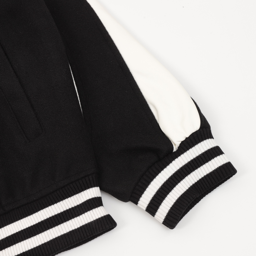 【CHANEL  公式旗艦店】シャネル   ジャケット着 好評に付き再入荷！241111