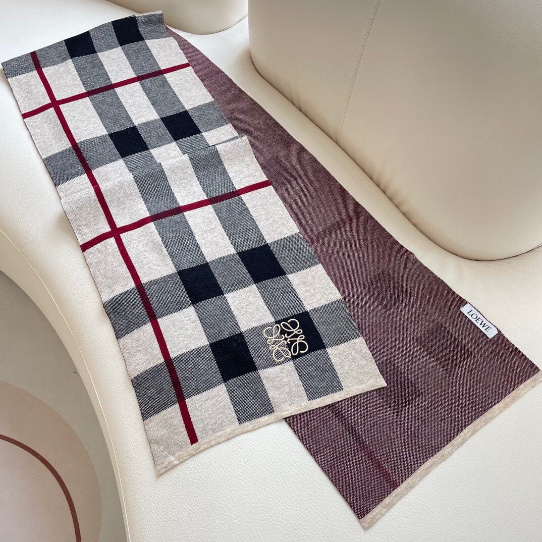 【LOEWE ロエベ】スカーフ32*180CM   241109