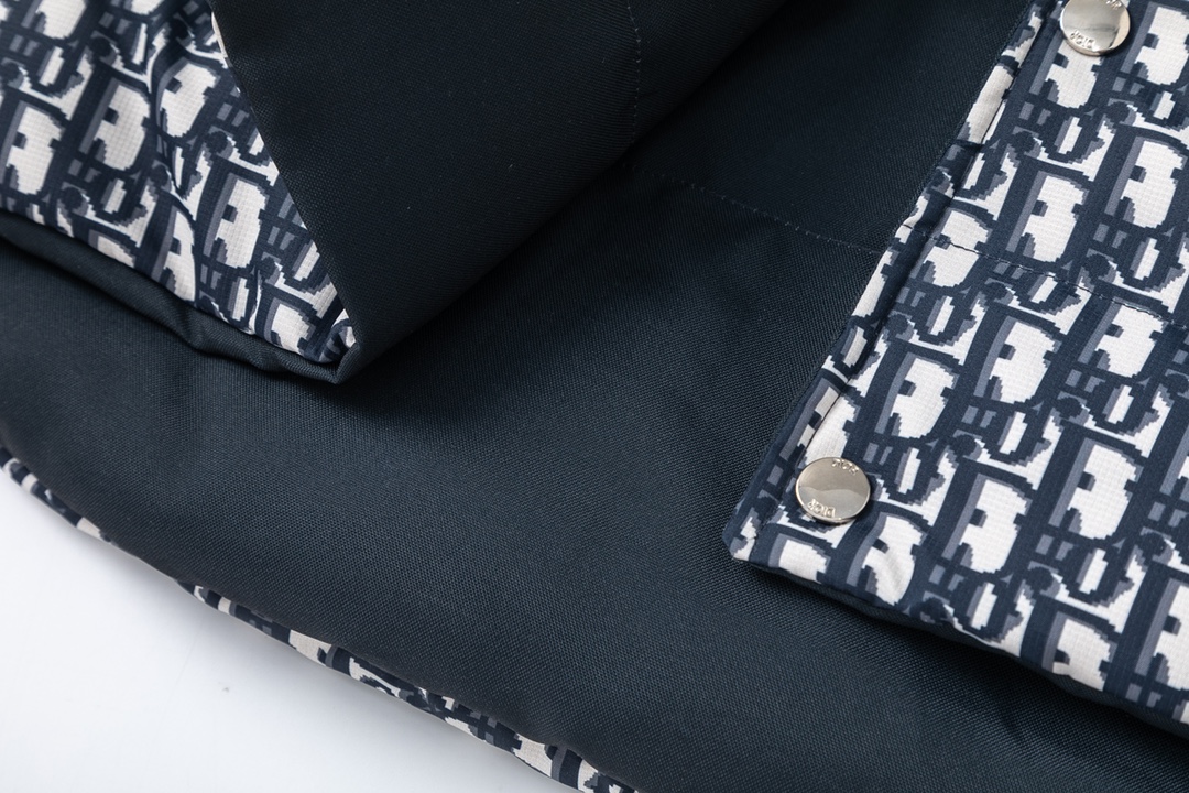 【DIOR  公式旗艦店】ディオール  ダウンベスト  ご好評に付き再入荷！ 241112