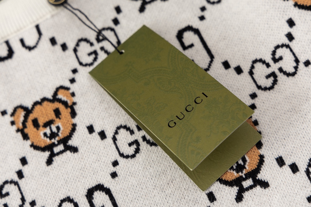 【GUCCI  公式旗艦店】グッチ  セーター好評に付き再入荷！ 241029