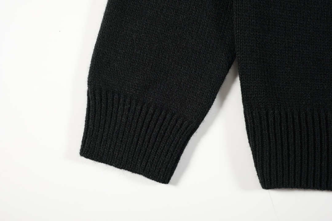 【GUCCI  公式旗艦店】グッチ  セーター好評に付き再入荷！ 241029