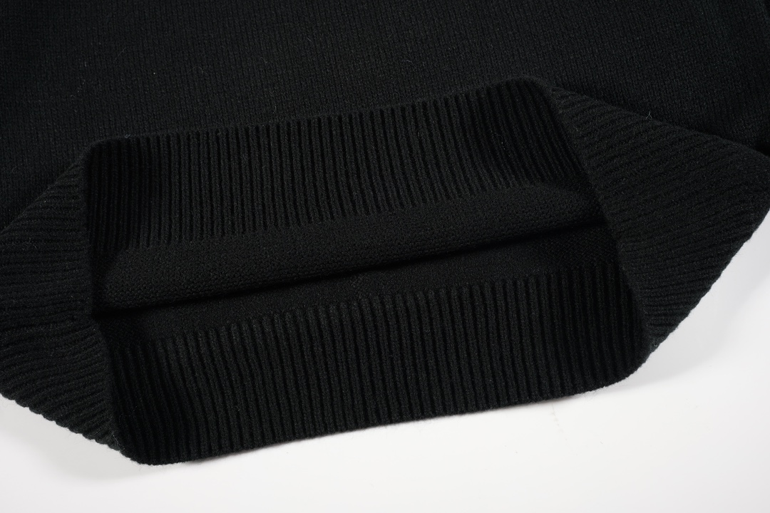 【GUCCI  公式旗艦店】グッチ  セーター好評に付き再入荷！ 241029