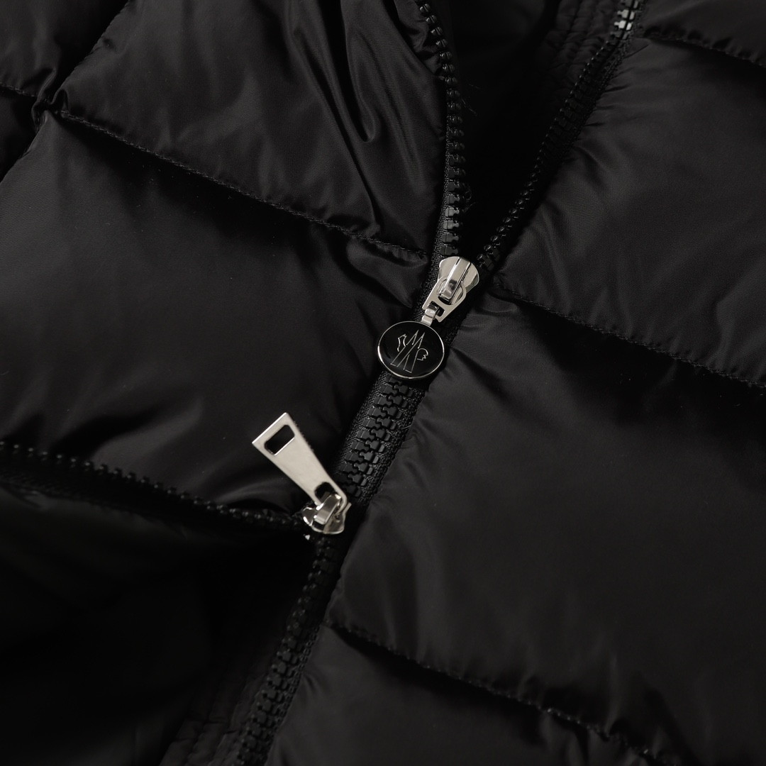 【MONCLER 公式旗艦店】モンクレール  ダウンジャケット好評に付き再入荷！ 241113