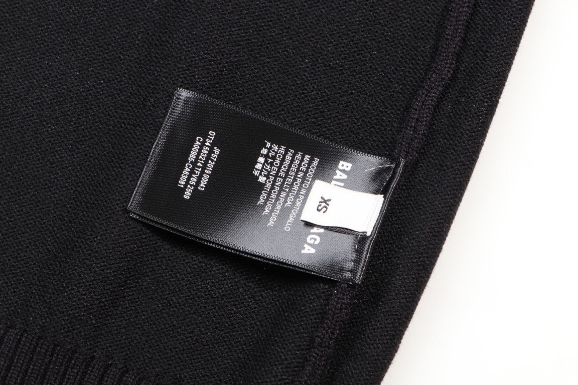 【BALENCIAGA  公式旗艦店】バレンシアガ   セーター好評に付き再入荷！ 241031