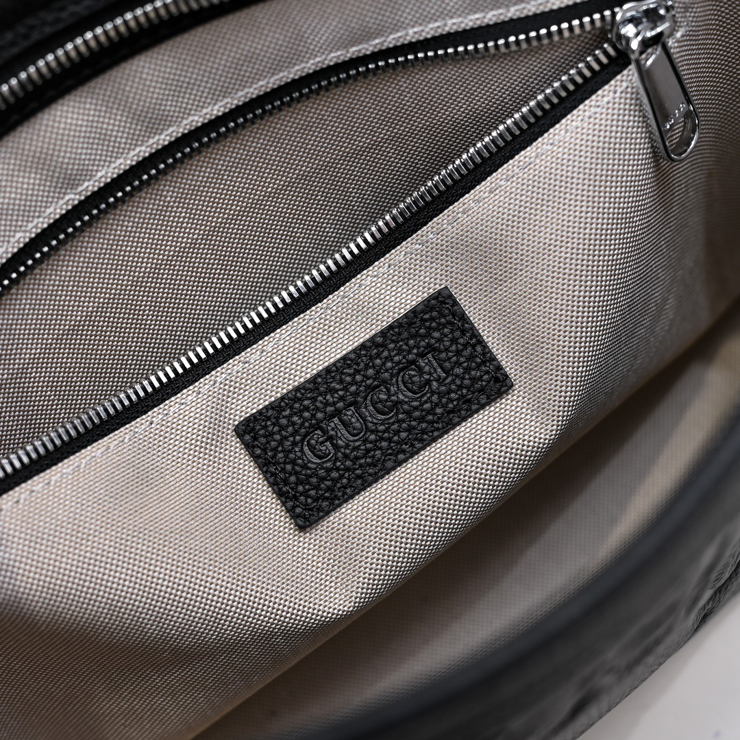 【GUCCI  公式 旗艦店】 グッチ   クラッチバッグ 当日出荷 好評に付き再入荷！27*20*5CM  241101