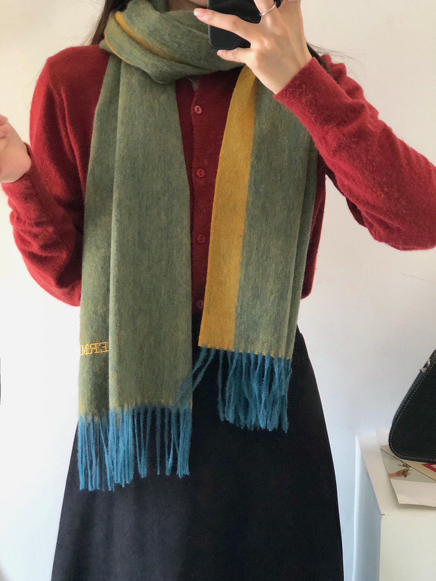 【HERMES エルメス 】スカーフ   35*190CM  241109